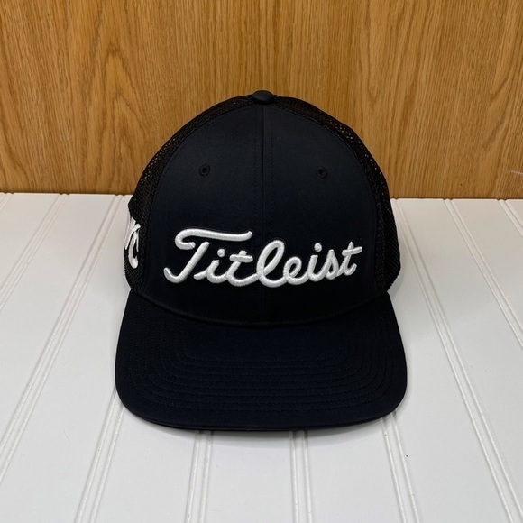 Titleist Golf Snapback Hat Black - Picture 1 of 9